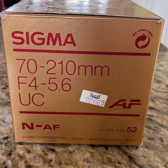 Sigma 70-210mm F4-5.6 UC interchangeable Lens For Camera - Picture 3 of 6